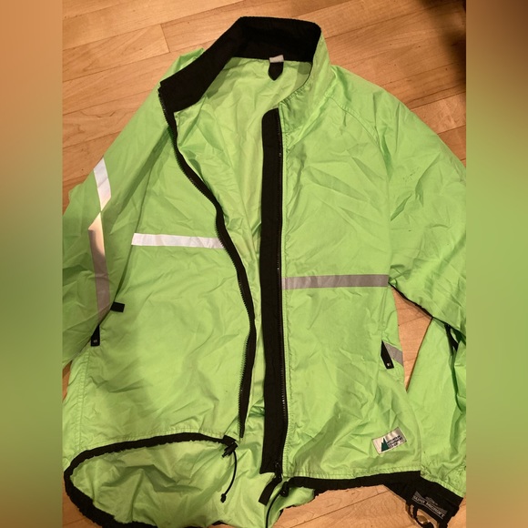 MEC Runners Ventilation Jacket size Large - Picture 5 of 6
